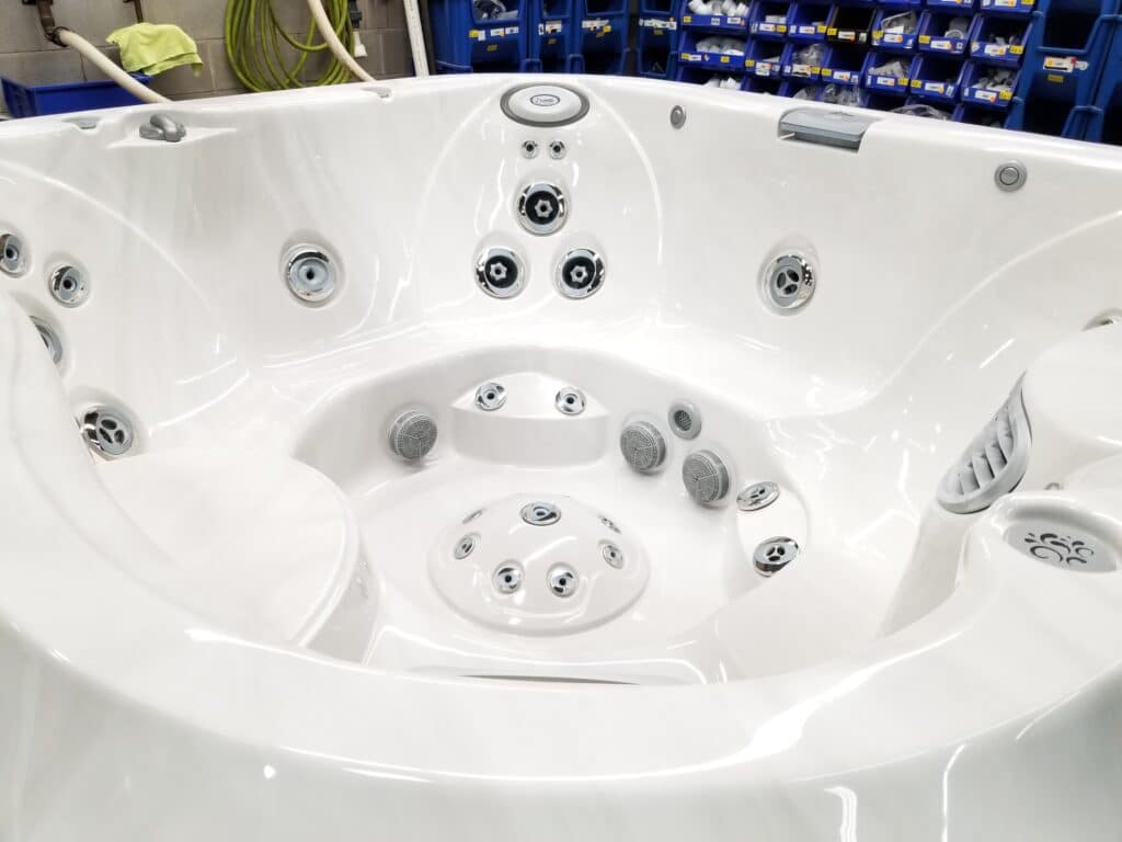 Jacuzzi® J365™ UJ100615461 Used Hot Tubs
