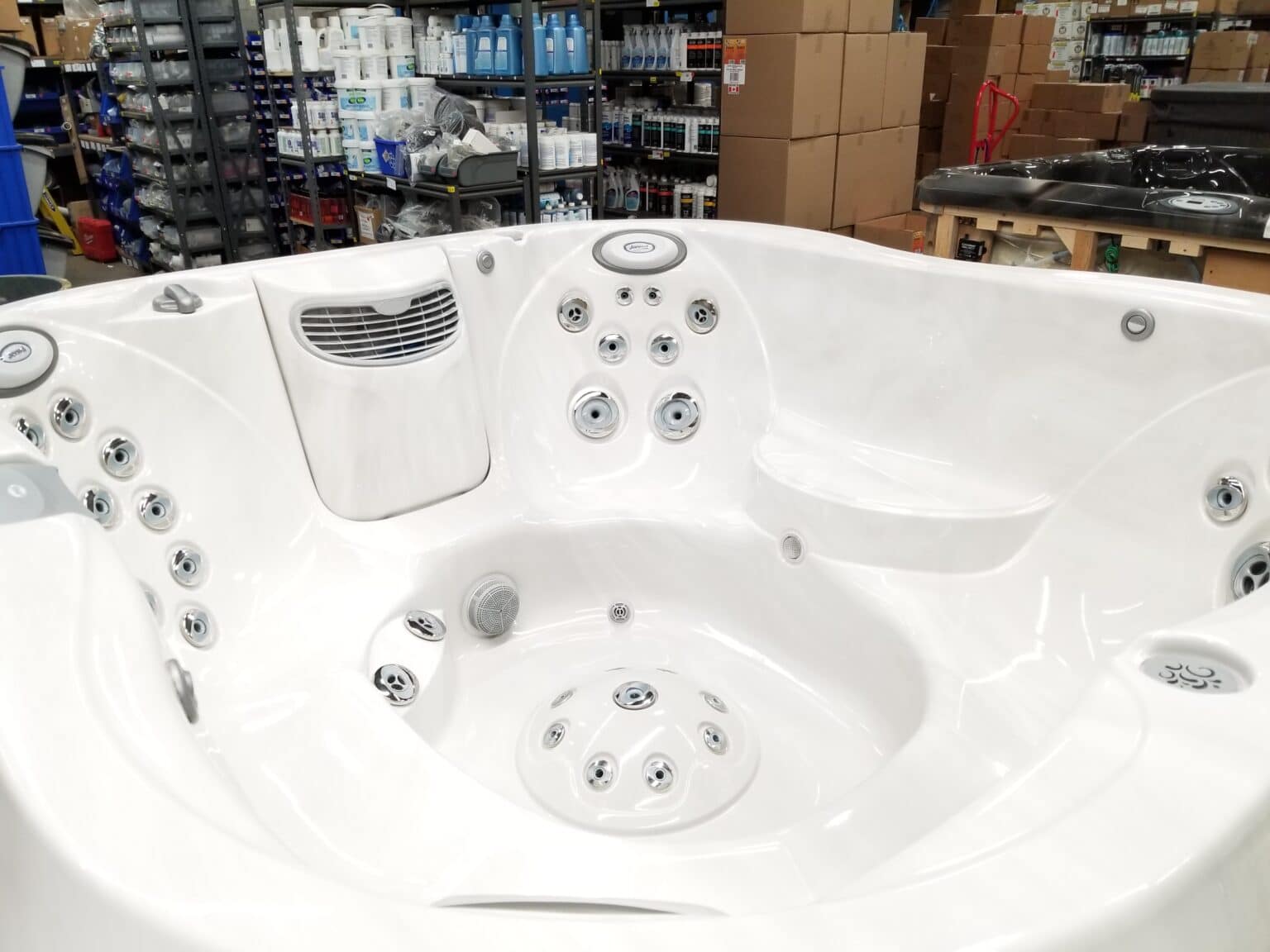 Jacuzzi® J365™ UJ100615461 Used Hot Tubs