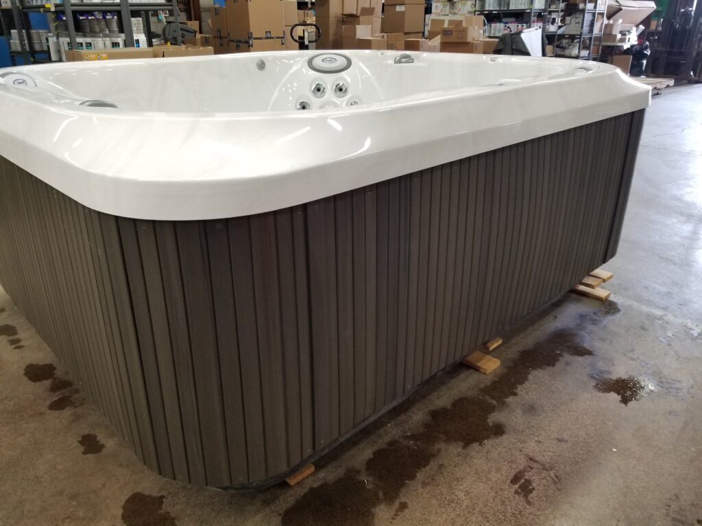 Jacuzzi® J365™ UJ100689672 Used Hot Tubs