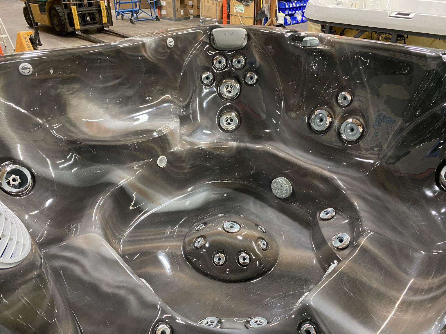 ON SALE- Jacuzzi® J-385™ -UJ100824535 - Used Hot Tubs