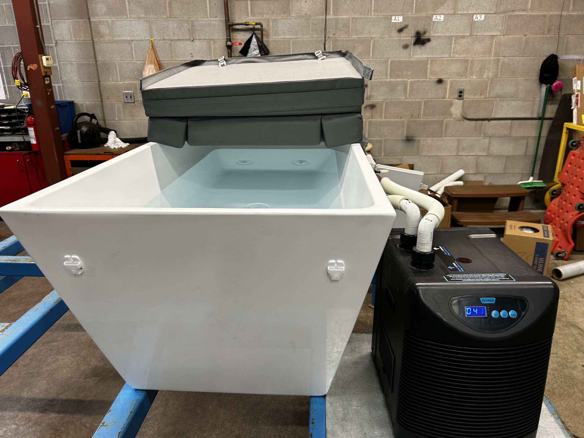 plunge-hot-and-cold-standard-8678-used-hot-tubs